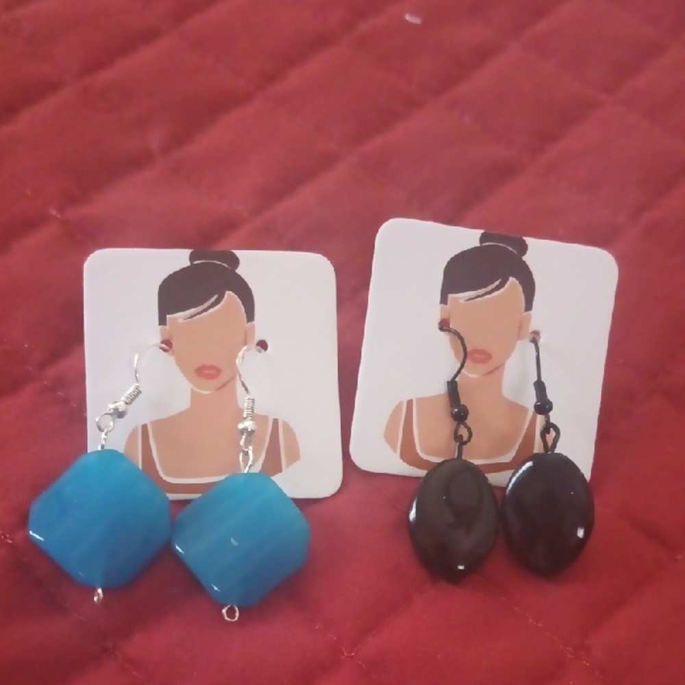 Elegant Blue and Black Earrings Set